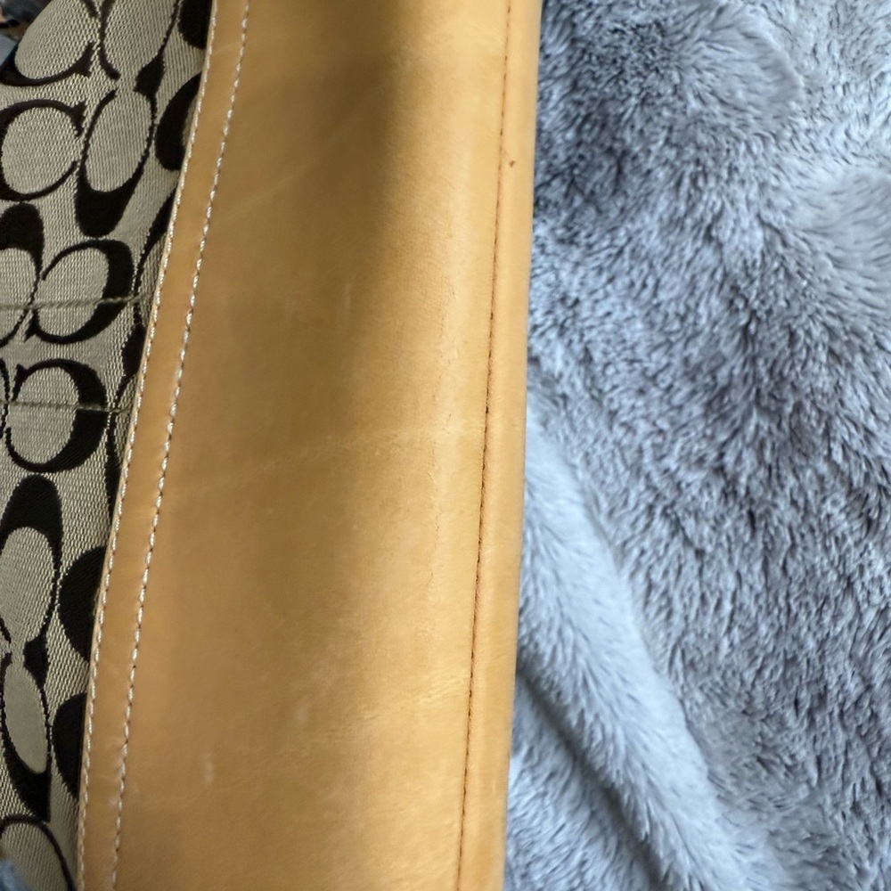 Coach Tan Monogram - Picture 5 of 6